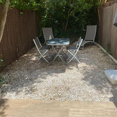 Little Garden Apartment Saint-Cyr-sur-Mer Luaran gambar