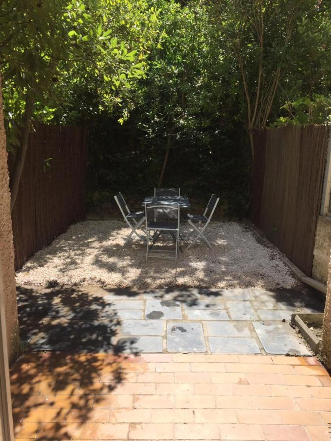Little Garden Apartment Saint-Cyr-sur-Mer Luaran gambar