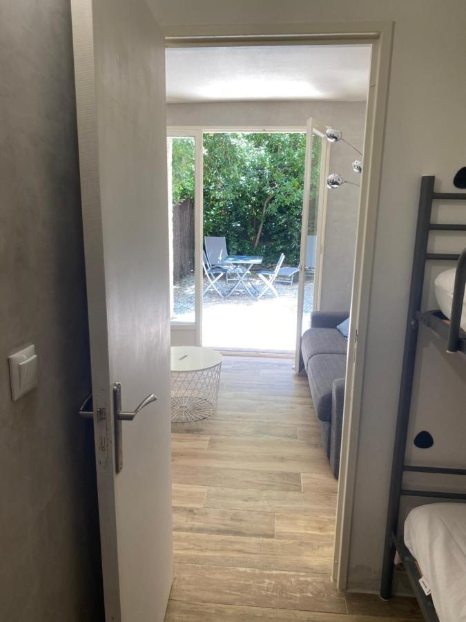 Little Garden Apartment Saint-Cyr-sur-Mer Luaran gambar